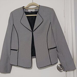 Tahari Arthur S. Levine black and white houndstooth blazer
